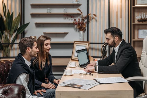 Comment procéder à la réservation d’une location saisonnière ?